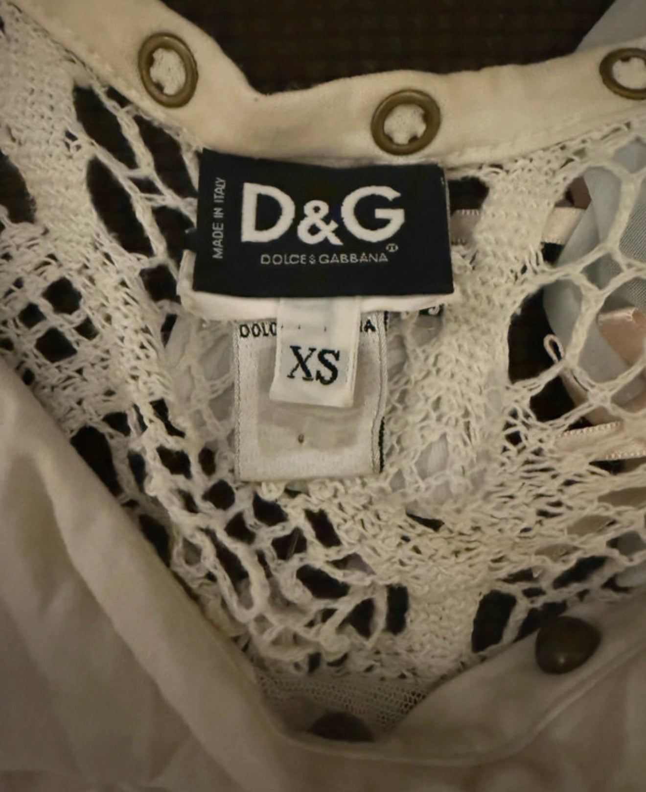 D&G distressed tank